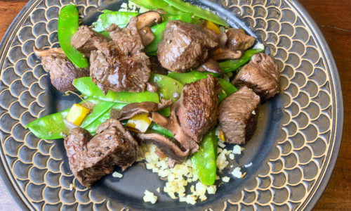 Steak with snow peas, mushrooms & peppers Steak with snow peas, mushrooms & peppers